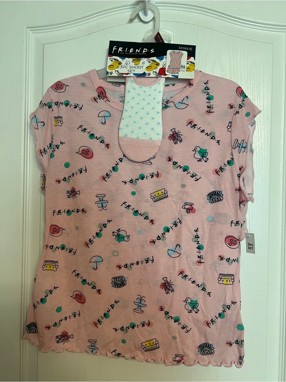 FRIENDS Pink Short-Sleeve Girls Pajama Top with Patterned Socks